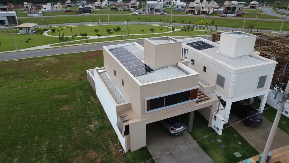Instalação CMD Solar em telhado metálico de uma residência